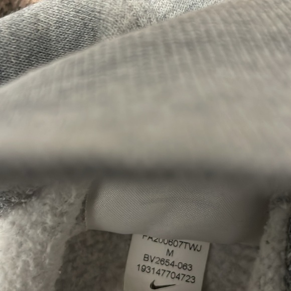 ⬇️⭐️ Nike Grey Medium Hoodie/Sweatshirt - Picture 6 of 9
